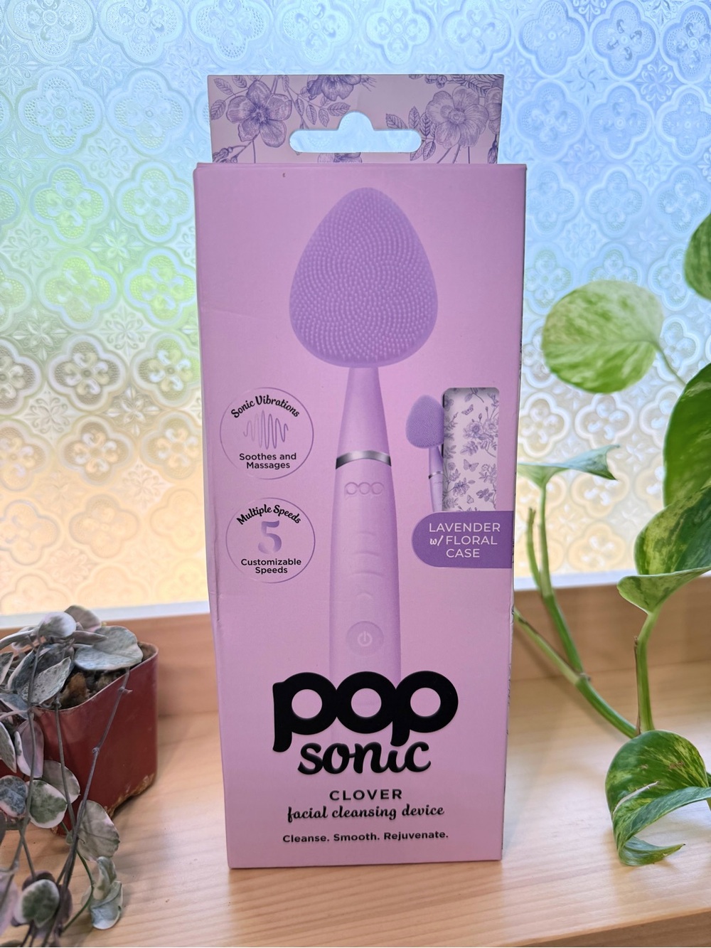 Clover Pop Sonic Facial Cleansing Device w Lavender Floral Case New in Box